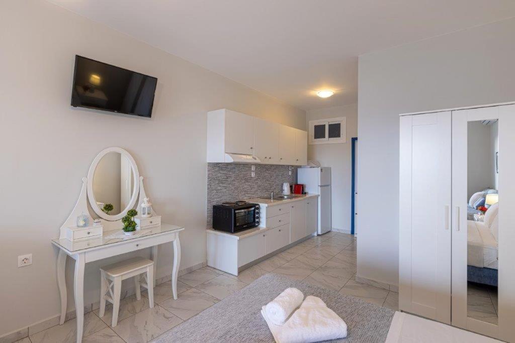 Sea View Studios Finikas  Bagian luar foto